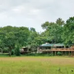 Las tranquilas moradas son ideales para retirarse del grupo y disfrutar de vistas ininterrumpidas desde su balcón.