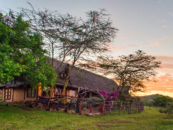 A 10-minute walk from Saruni main camp, Nyati House offers complete privacy & safari exclusivity.