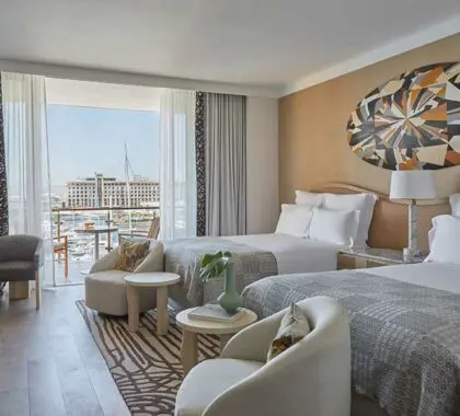 Suite Harbour Grand Queen.