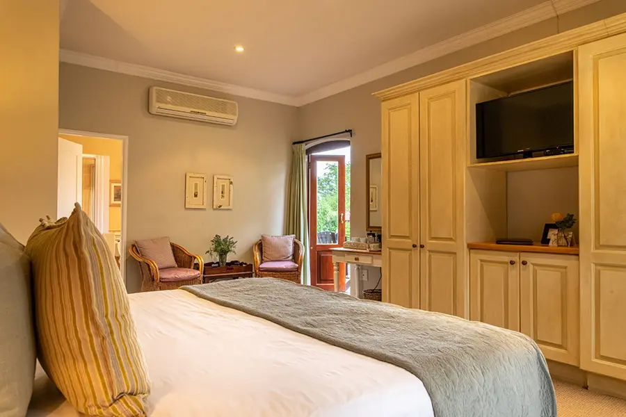 olivers-restaurant-lodge%26olivers-exclusive-standard-room-3