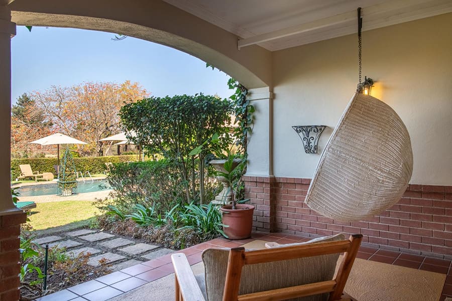 olivers-restaurant-lodge%31olivers-luxury-room-4-2
