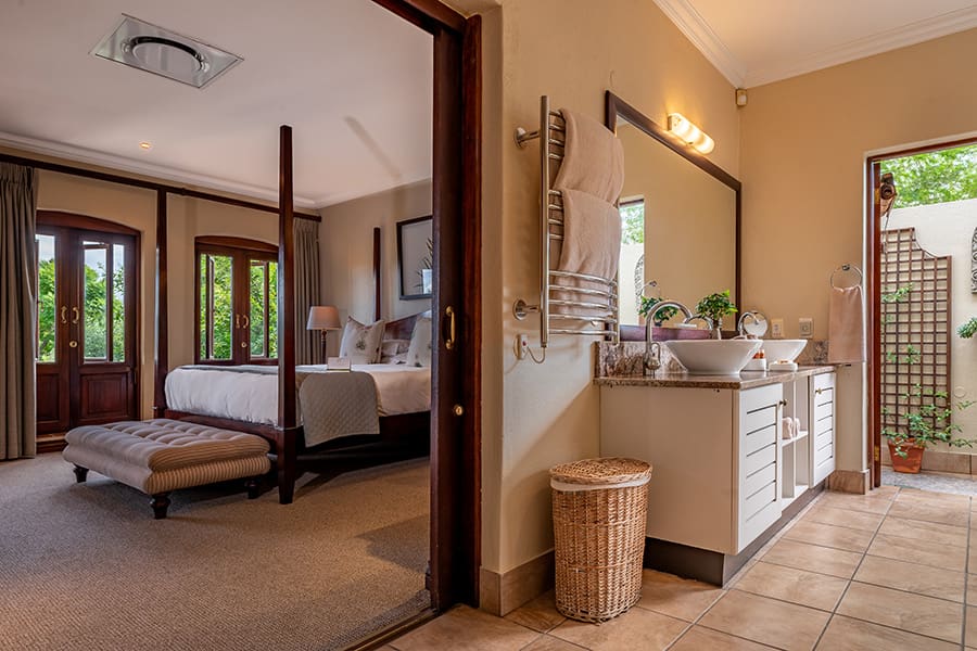 olivers-restaurant-lodge%50olivers-executive-suite-8