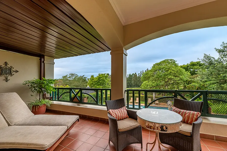 La veranda de la Suite, cómodamente amueblada. 