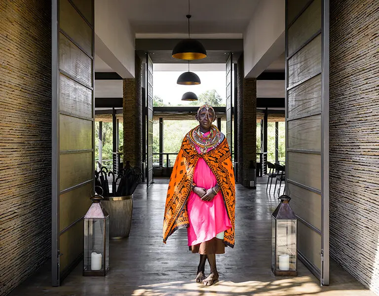 olonana-lodge-an-ak-sanctuary-kenya-masai-mara-mara-river-staff-welcome