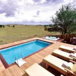 Date un chapuzón en la piscina.