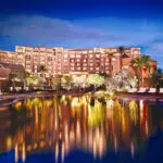 One&Only Cape Town is located in the renowned V&A Waterfront, an upscale shopping, dining & entertainment mecca.