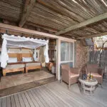 El Ongava Lodge dispone de 14 habitaciones de ladrillo y paja.