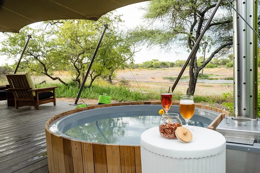 onguma-tented-camp-wood-fired_hot_tub