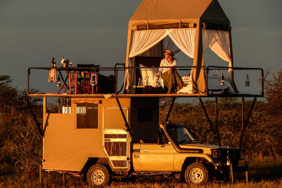 La experiencia de dormir en Onguma The Fort Dream Cruiser.  