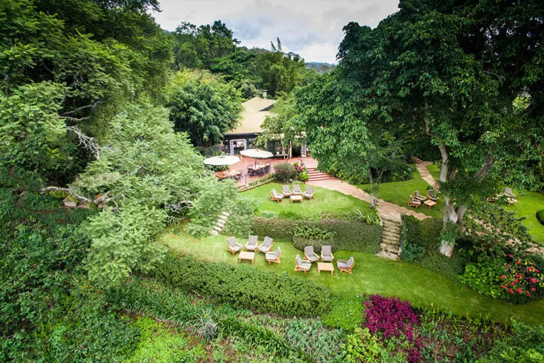 outdoor-seating-area-3