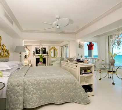 Oyster-Box_Bedroom-with-lighthouse