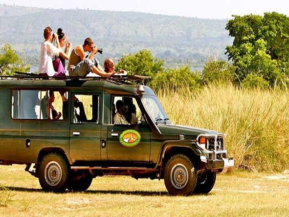 Enjoy a game drive through the scenic Buligi area west of Paraa to the Delta Point

