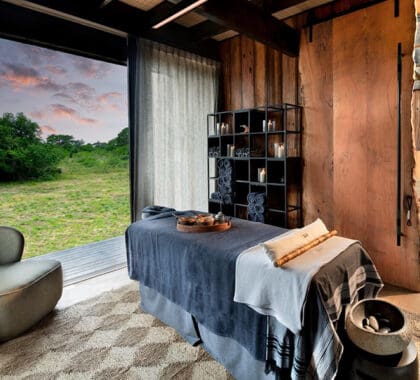 Disfrute de un tratamiento de spa rejuvenecedor o de un masaje en el spa del hotel.