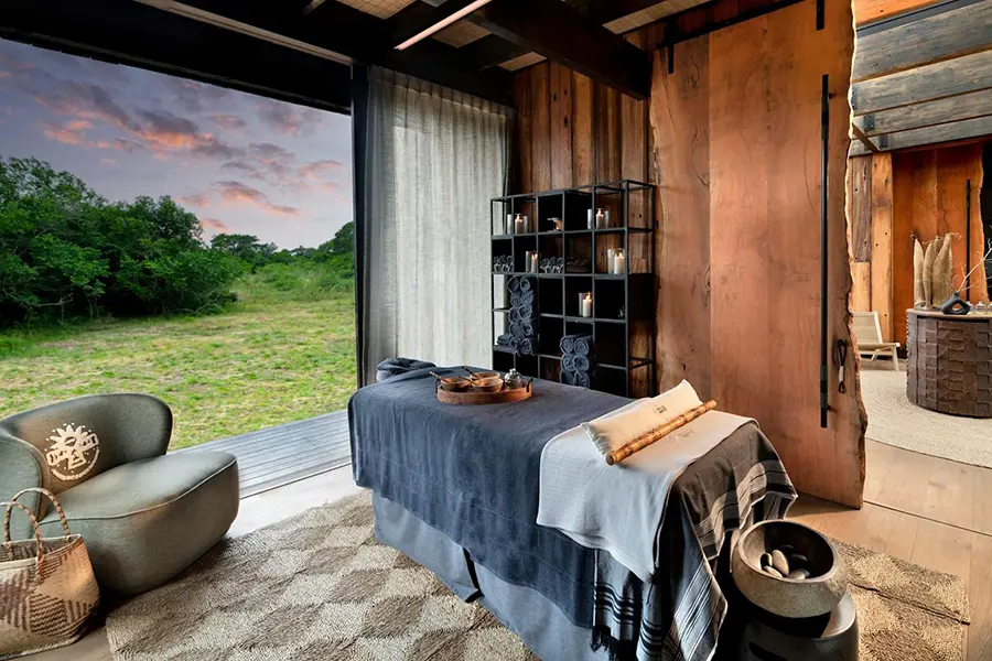 Disfrute de un tratamiento de spa rejuvenecedor o de un masaje en el spa del hotel.