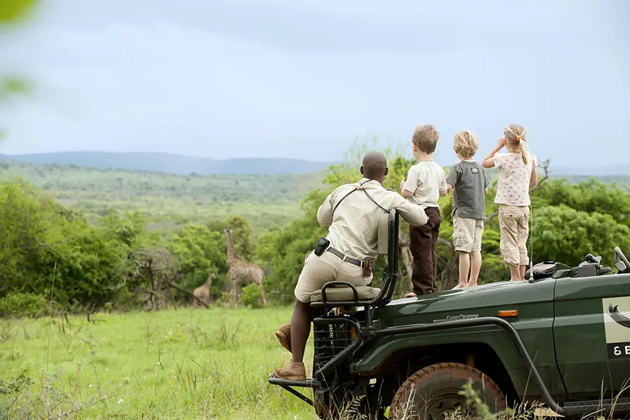 Los niños disfrutan del programa de safari infantil WILDchild | Phinda Forest Lodge