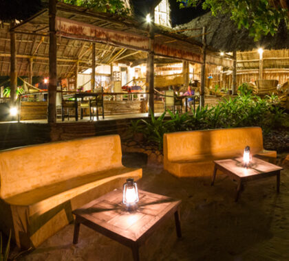 Enjoy a relaxed atmosphere in the evenings, as guests congregate in the main lodge area.
