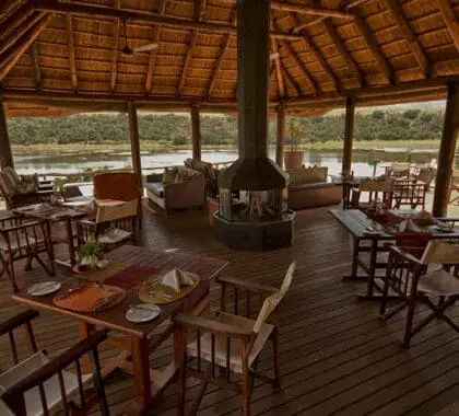 El Cabo Oriental puede ser bastante frío en los meses de invierno, pero la gran chimenea del salón lo mantiene acogedor. 