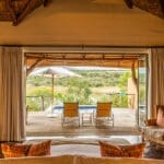 Los chalés disponen de terraza privada y piscina de inmersión. 