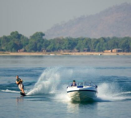 The lake offers a lot of opportunities for different sporty activities