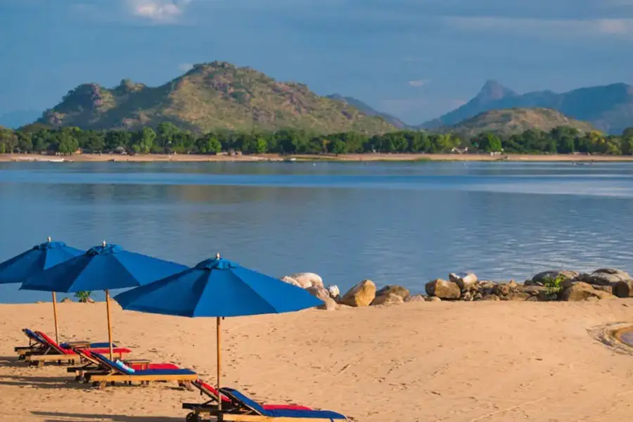 Pumulani-Lodge,-Malawi--shores-of-Lake-Malawi
