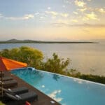 Piscina con vistas del Pumulani Lodge.