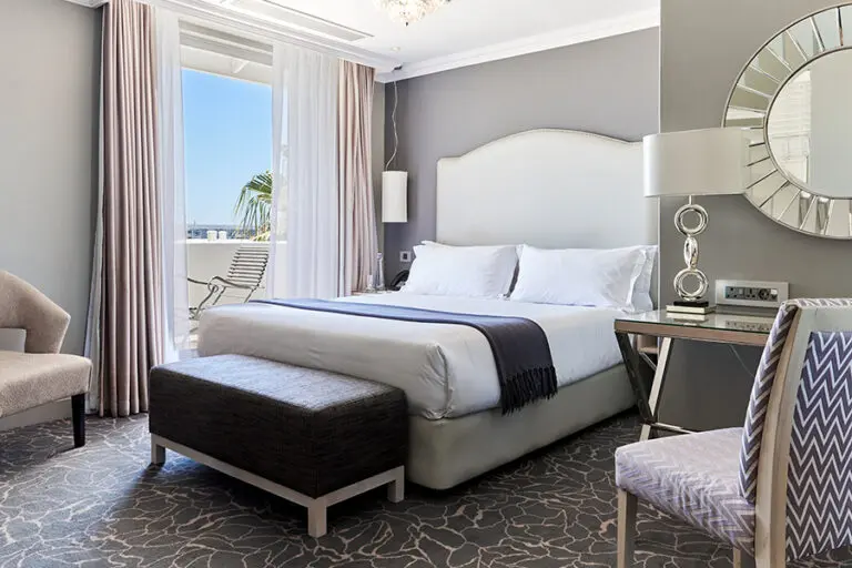 Bed linen is made from 400-thread pure Egyptian cotton.