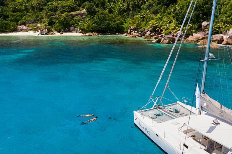 Snorkelling around Praslin.