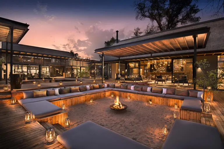 river-lodge-firepit-lounge