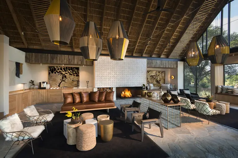 river-lodge-guest-lounge