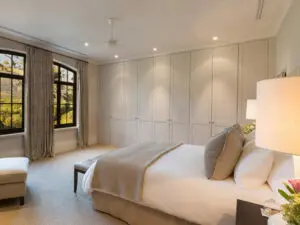 Rooms are elegant and comfortable, with plush sisal carpets, luxurious fabrics and soothing neutral tones.
