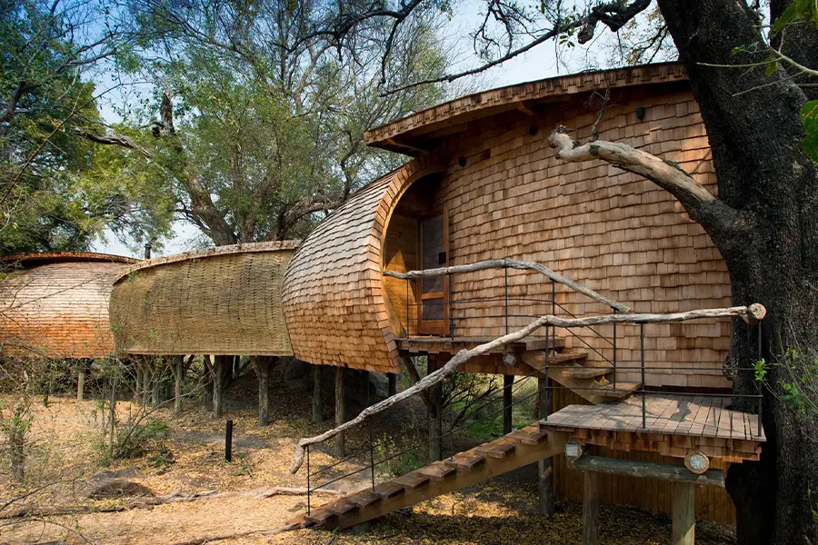 Sandibe Lodge is characterized by sumptuous décor and skilfully sensitive architecture.