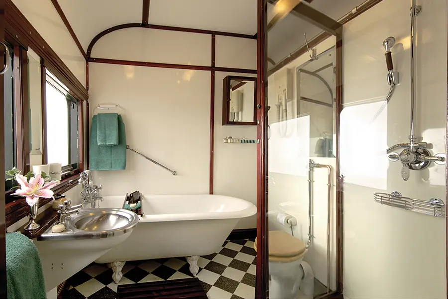 rovos-rail-royal-suite-baño-hres