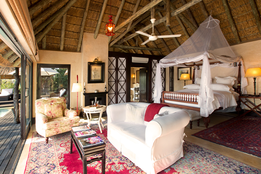 Royal_Malewane_luxury-suite-bedroom