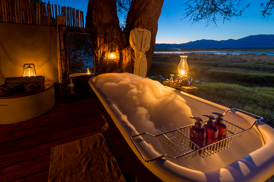 Take an enchanting bath under the African sky.