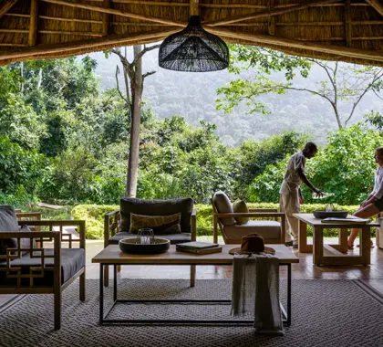 Salón de planta abierta.