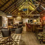 Sip on drinks at the lodge's well-stocked bar, including a selection of fine South African wines and gins.