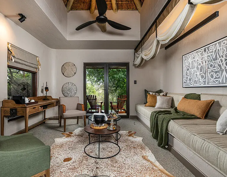 sabi-sabi-bush-lodge-luxury-suite-lounge-area