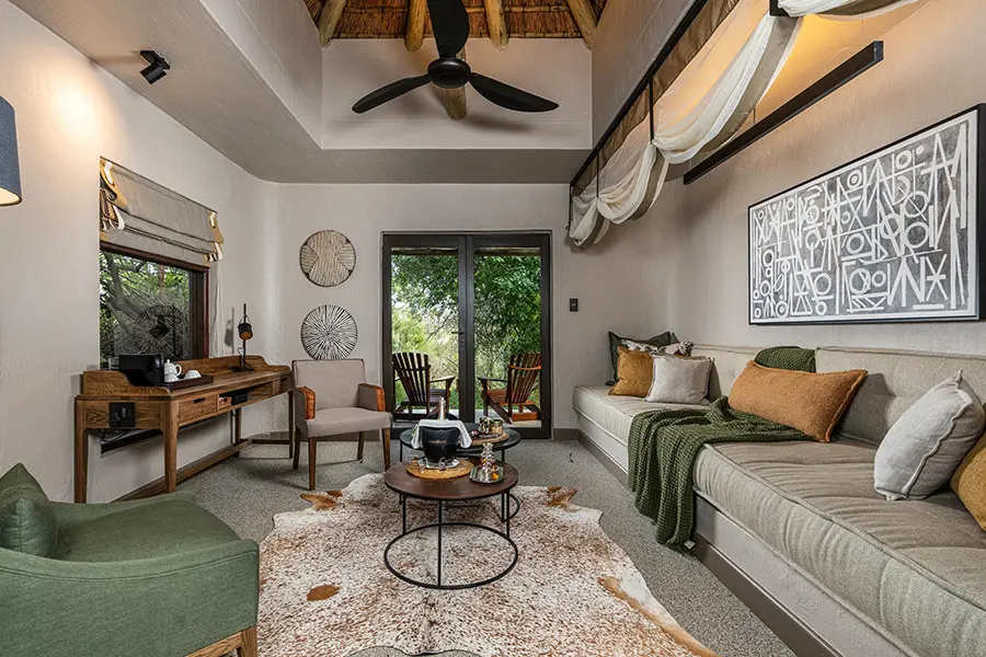 sabi-sabi-bush-lodge-luxury-suite-lounge-area