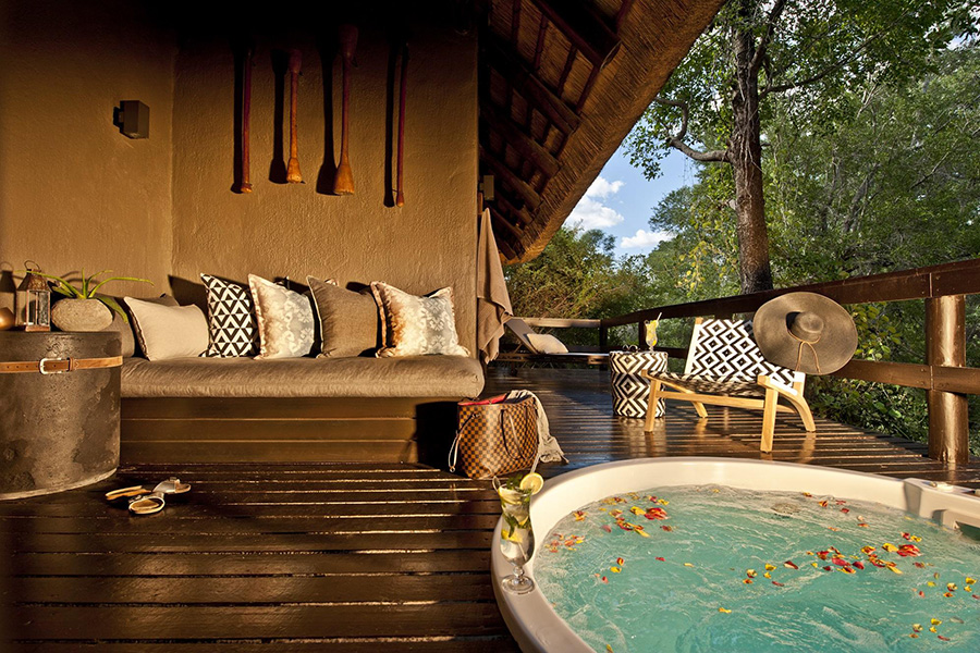 sabi-sabi-little-bush-camp-luxury-suite-private-heated-spa-bath
