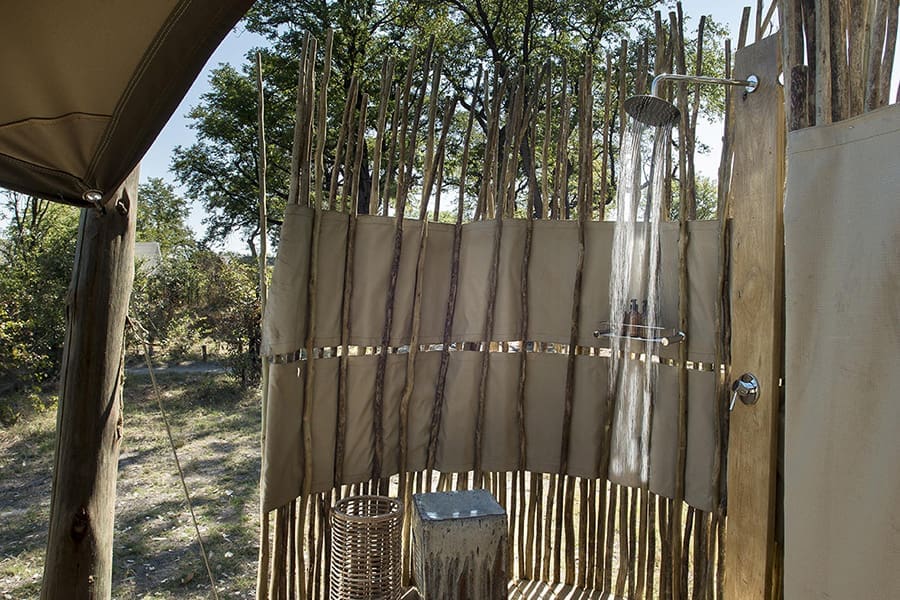 sable-alley-botswana-12sable_alley_-_family_tent_outdoorshower