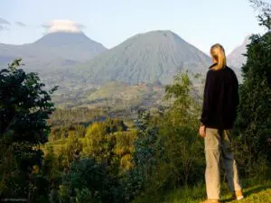 Descubra la increíble belleza de las Virungas y la naturaleza salvaje que las rodea en caminatas y excursiones.