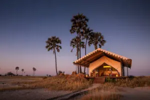 Las tiendas del campamento de San. 