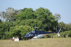 Obtenga una vista de pájaro en un vuelo panorámico en helicóptero, reservable como actividad extra.
