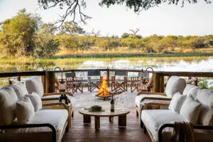 Cubierta privada de la Suite de Lujo Geoffrey Kent | Sanctuary Chief's Camp
