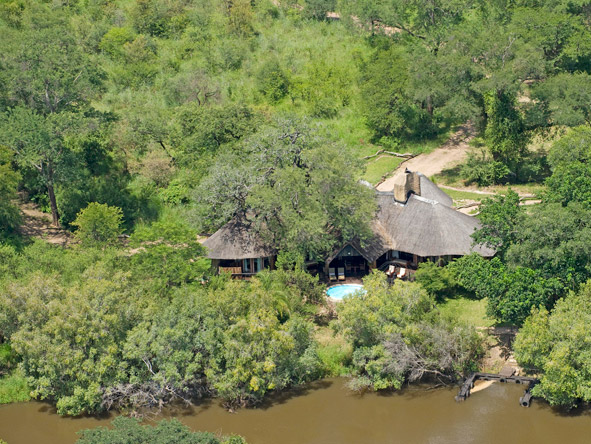 Ideal for a personalised & independent stay in Victoria Falls, Chuma House overlooks the Zambezi River.
