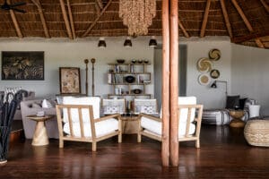 Relájate en el salón de Swala.