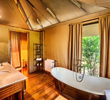 Generous en suite bathrooms feature large bathtubs.