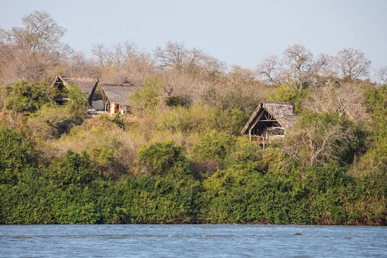 Exterior de Sand Rivers Selous 