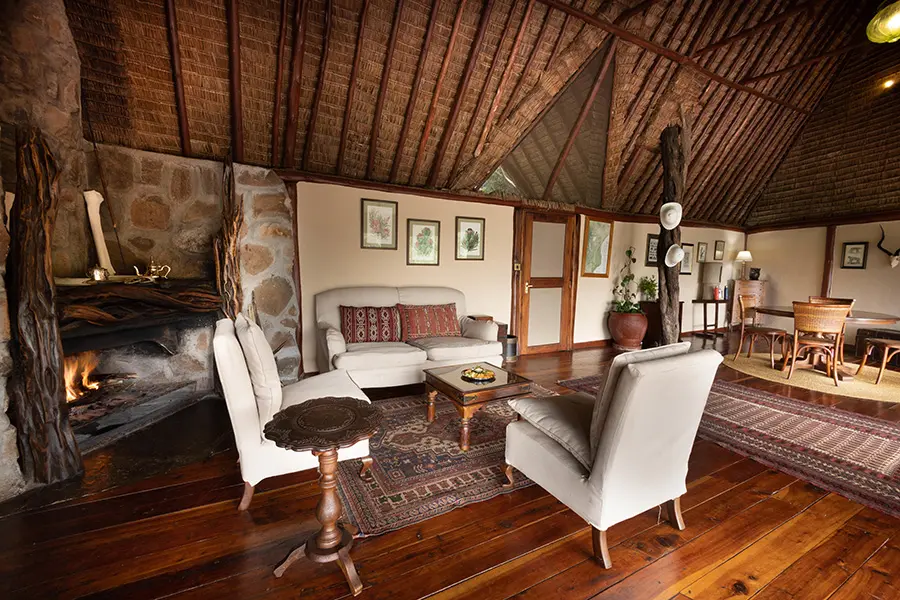 saruni-mara-_7-family-villa-lounge-and-dining-area