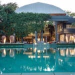 Piscina y exteriores.